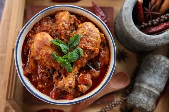 Spicy red chicken curry